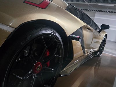 LAMBORGHINI AVENTADOR - 7