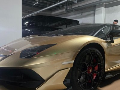 LAMBORGHINI AVENTADOR - 3