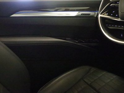 2025 Cadillac ESCALADE 缩略图 16