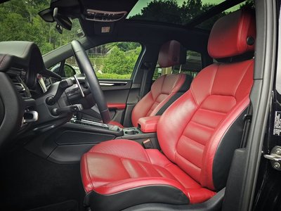 صورة 8 لـ 2022 Porsche MACAN
