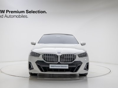 BMW 5 SERIES - 2