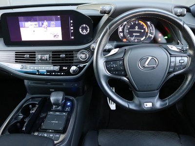 2021 Lexus LS photo 14
