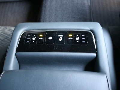 2021 Lexus LS photo 39