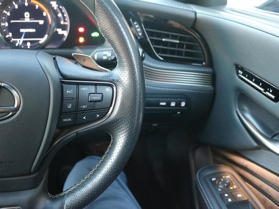 2021 Lexus LS photo 38