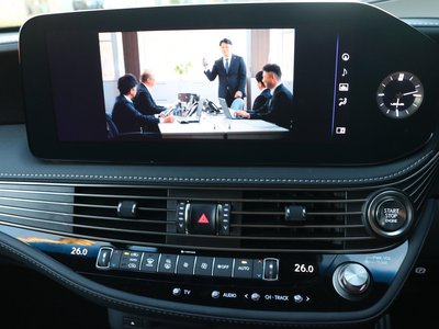 2021 Lexus LS photo 28