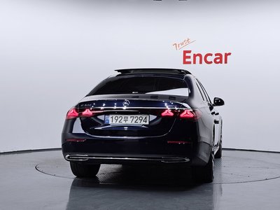 MERCEDES-BENZ E-CLASS - 4