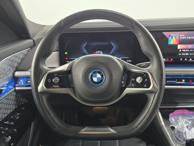 2023 BMW I7 — миниатюра 19