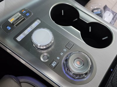 2024 Genesis GV70 photo 9