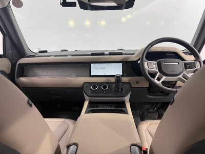 LAND ROVER DEFENDER - 4