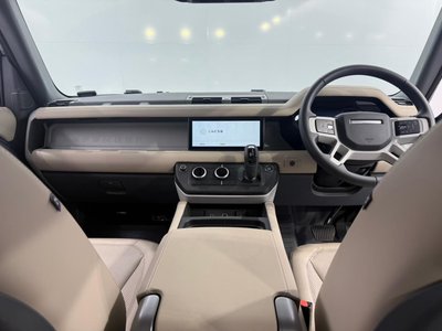 LAND ROVER DEFENDER - 3