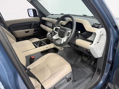 LAND ROVER DEFENDER - 6