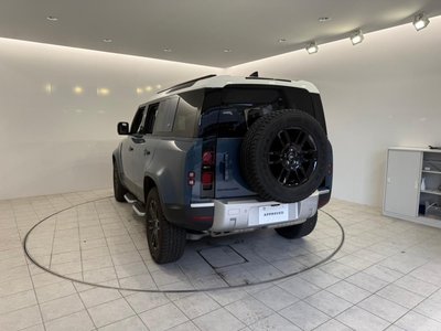 LAND ROVER DEFENDER - 7