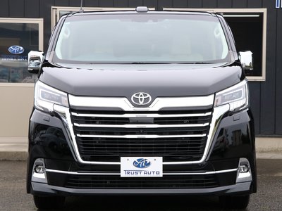 TOYOTA GRAND ACE - 2