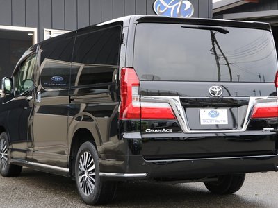 TOYOTA GRAND ACE - 8