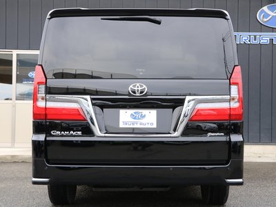 TOYOTA GRAND ACE - 7
