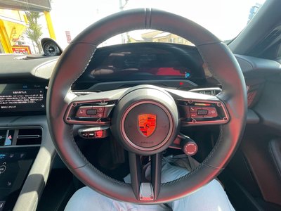صورة 15 لـ 2022 Porsche TAYCAN