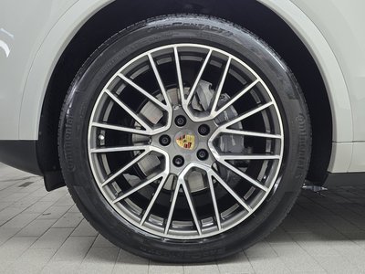 صورة 6 لـ 2022 Porsche CAYENNE