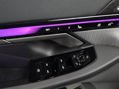 2025 BMW 5 SERIES — миниатюра 29