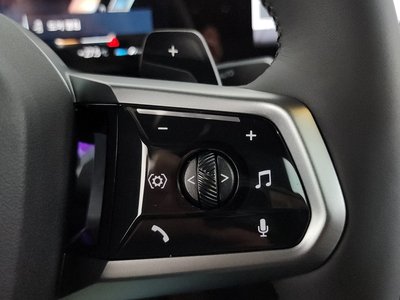 2025 BMW 5 SERIES — миниатюра 23
