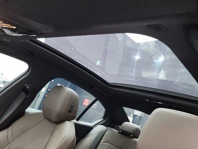 2025 BMW 5 SERIES — миниатюра 25