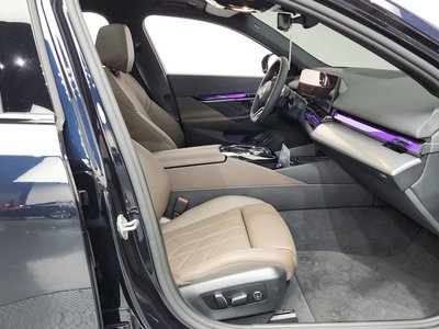 2025 BMW 5 SERIES — миниатюра 16