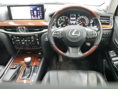 LEXUS LX - 7