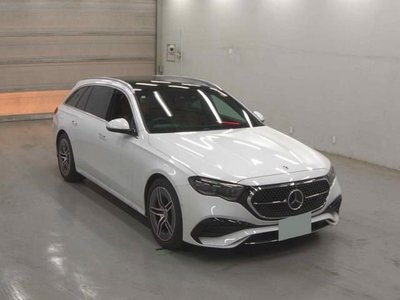 MERCEDES-BENZ E-CLASS - 4