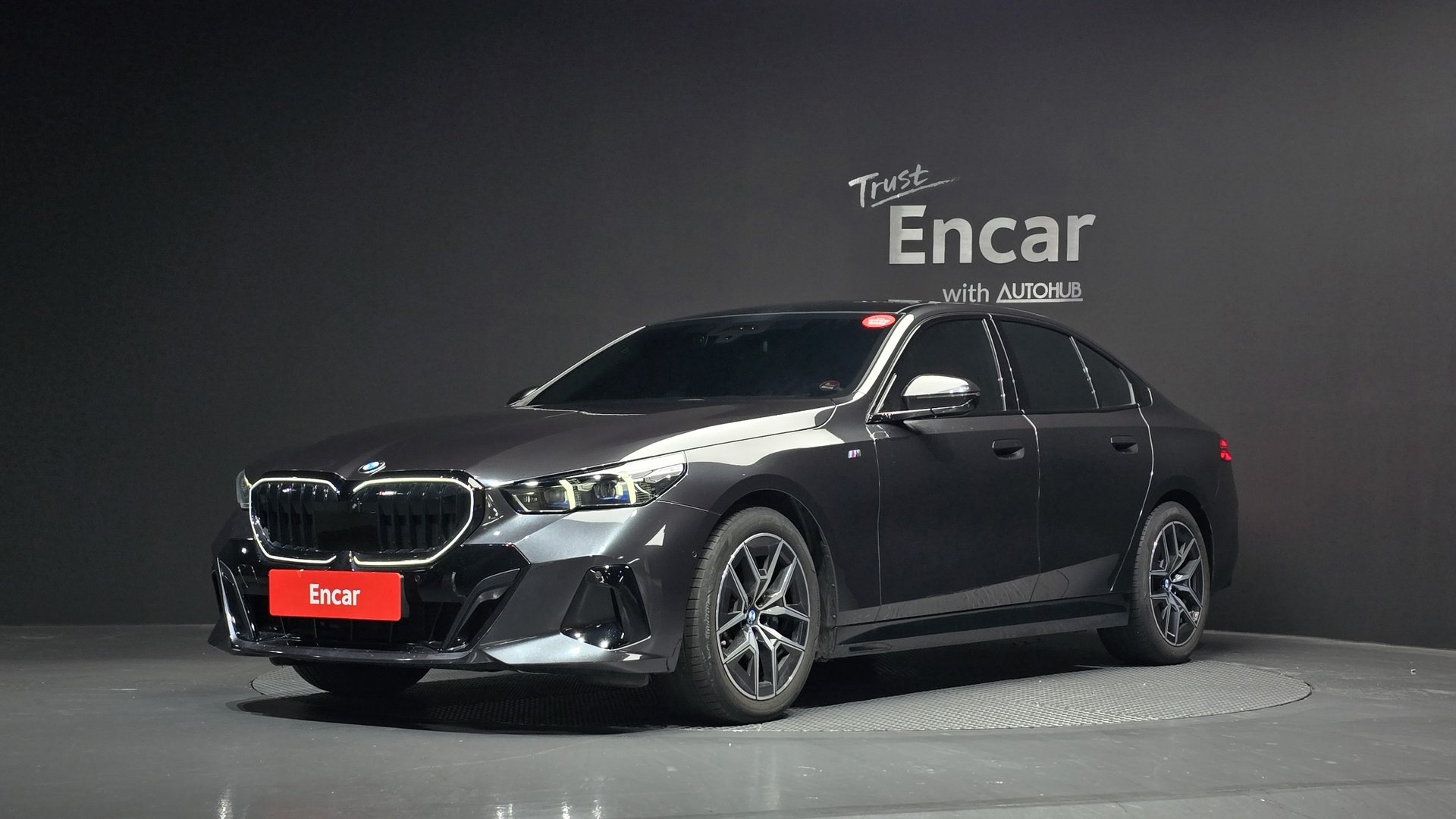 BMW 5 SERIES - View 1