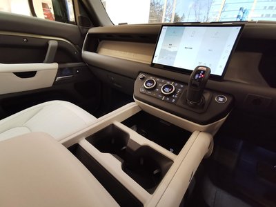 2025 LAND Rover DEFENDER — миниатюра 35