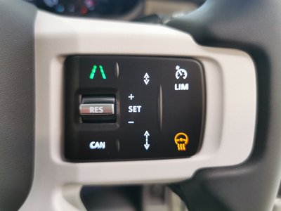 2025 LAND Rover DEFENDER — миниатюра 13