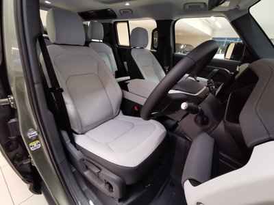 2025 LAND Rover DEFENDER — миниатюра 26
