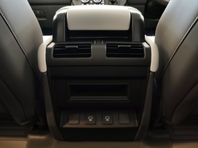 2025 LAND Rover DEFENDER — миниатюра 11