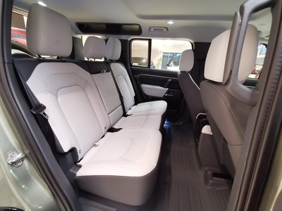 2025 LAND Rover DEFENDER — миниатюра 28