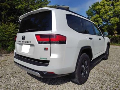 TOYOTA LAND CRUISER - 8