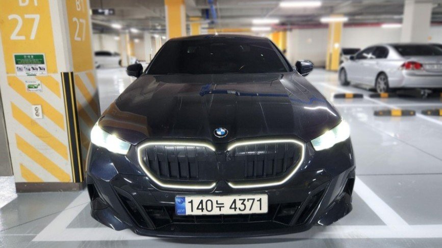 BMW 5 SERIES - View 1