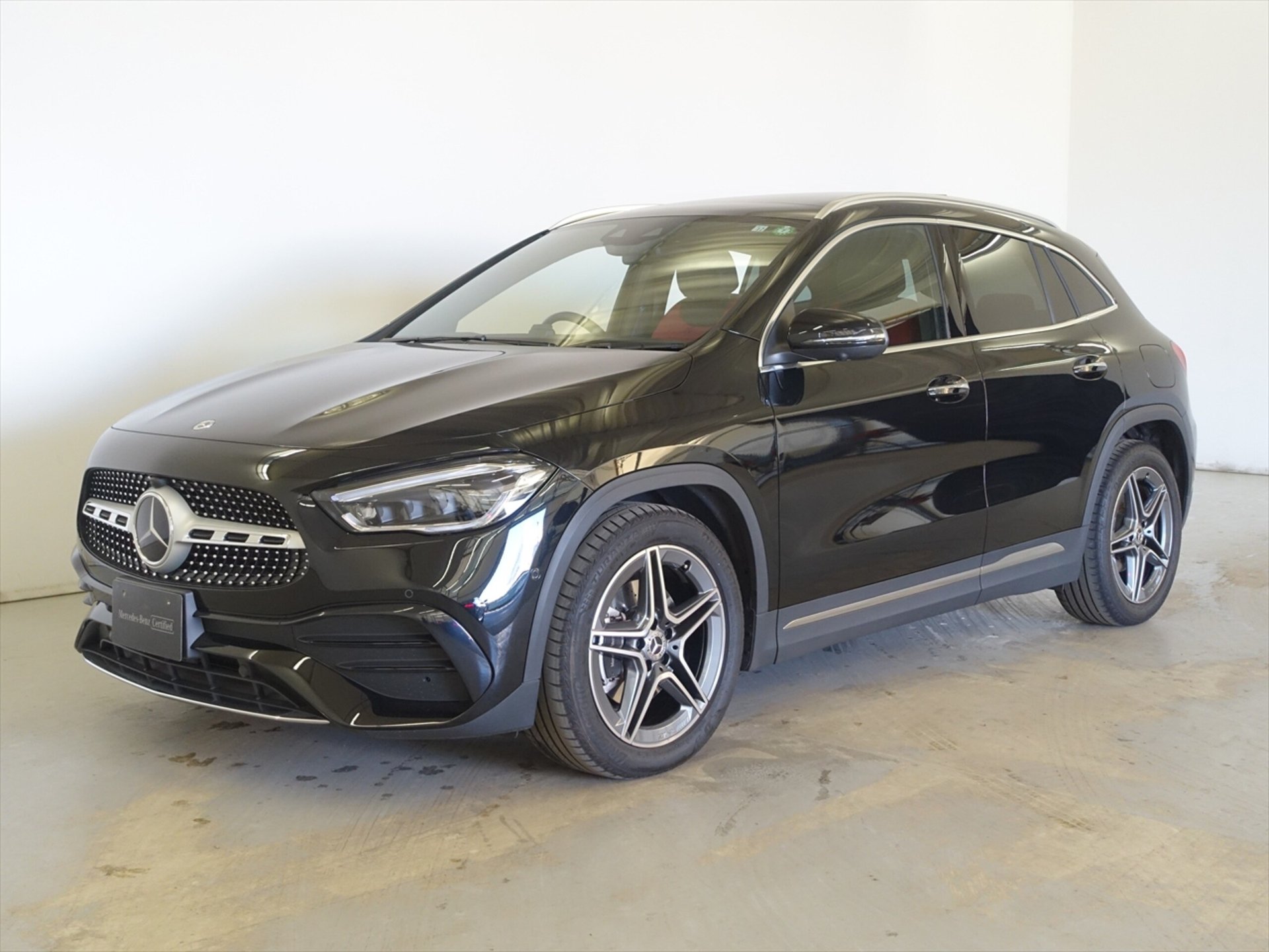 MERCEDES-BENZ GLA - View 1