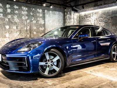 PORSCHE PANAMERA - 8