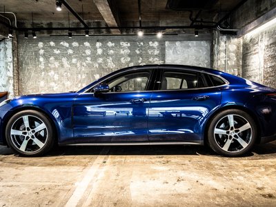 PORSCHE PANAMERA - 9