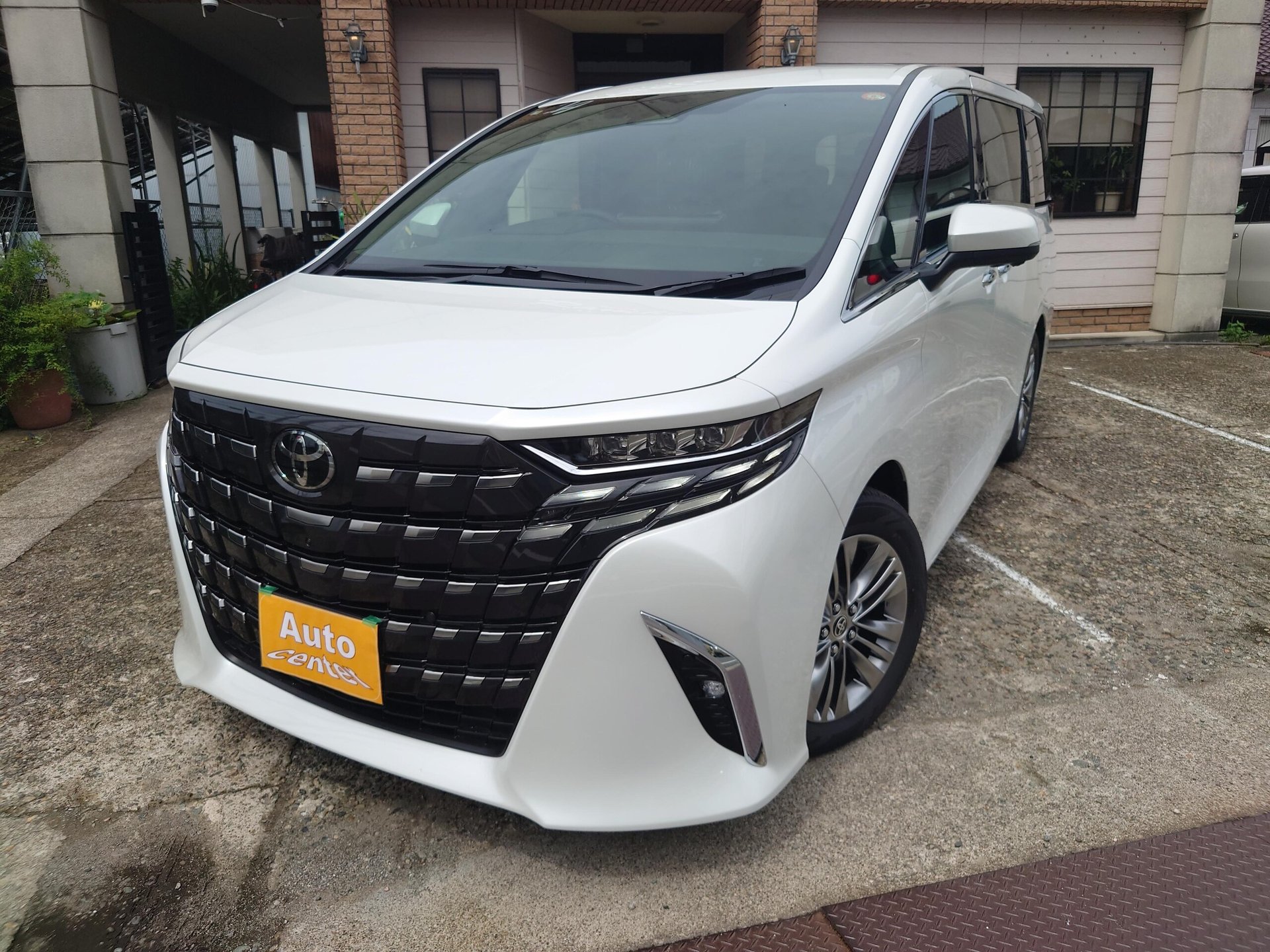 TOYOTA ALPHARD - View 1