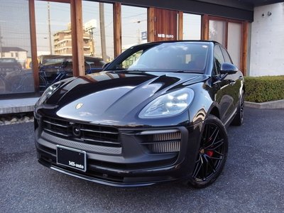 PORSCHE MACAN - 1