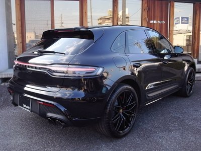 PORSCHE MACAN - 8