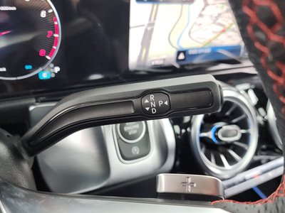 MERCEDES-BENZ GLB - 9