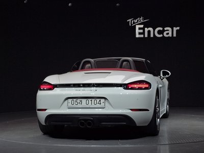 PORSCHE 718 BOXSTER - 4