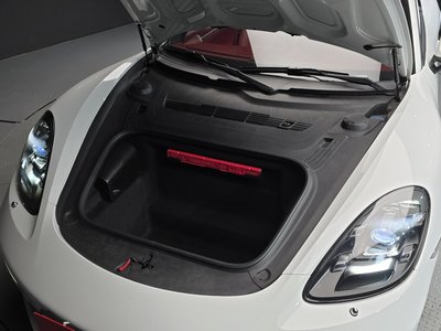 PORSCHE 718 BOXSTER - 7