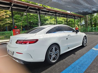 MERCEDES-BENZ E-CLASS - 4