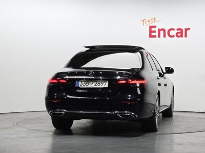 MERCEDES-BENZ E-CLASS - 3