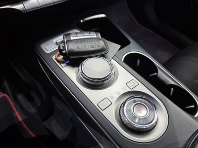 صورة 9 لـ 2022 Genesis GV70