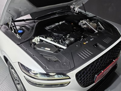 صورة 7 لـ 2022 Genesis GV70