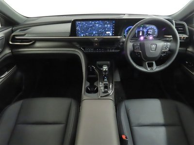 2025 Toyota CROWN SPORT photo 3