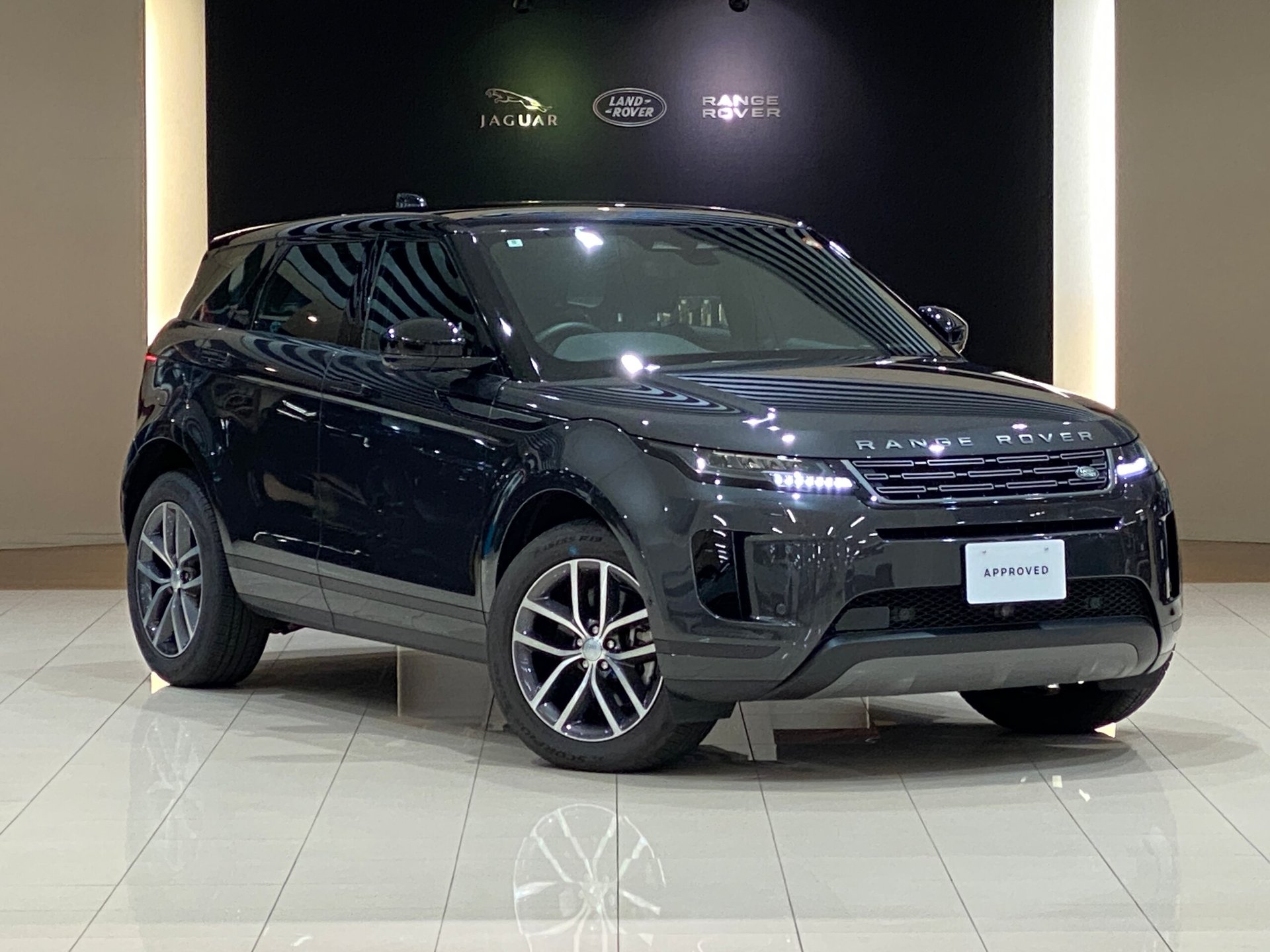 LAND ROVER RANGE ROVER EVOQUE - View 1